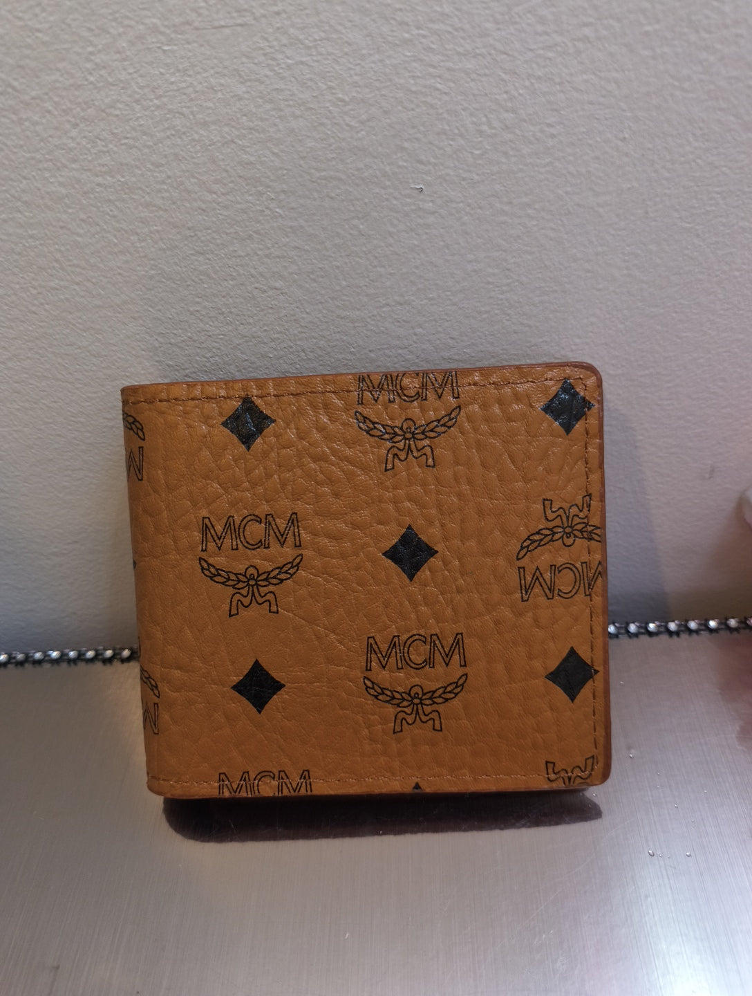 Modern Crest Wallet