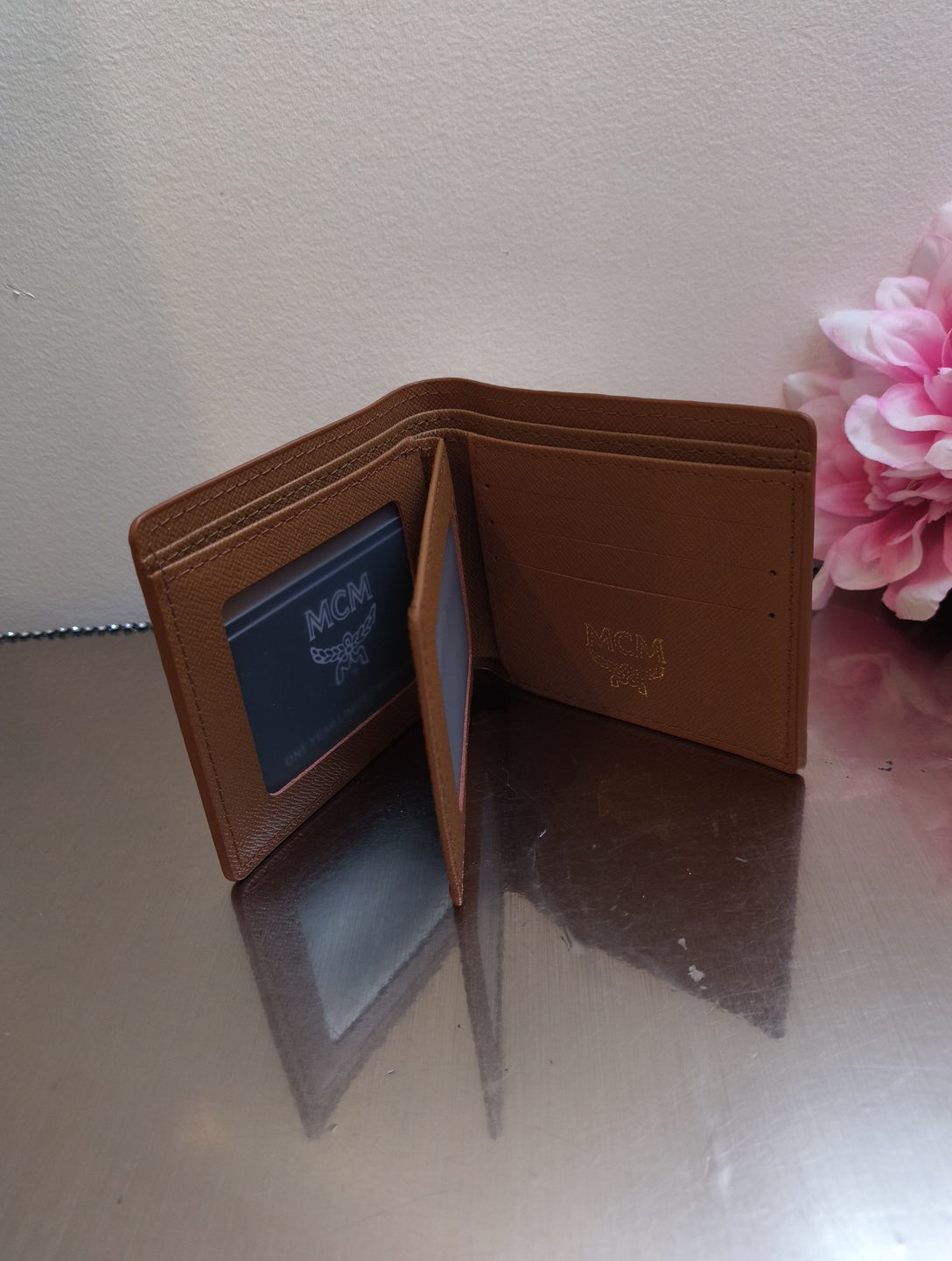 Modern Crest Wallet